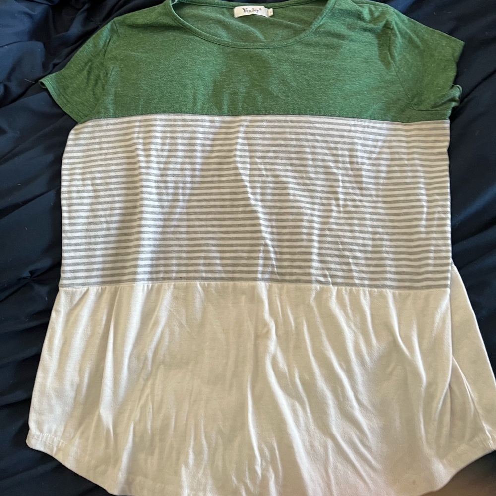 Tricolor top